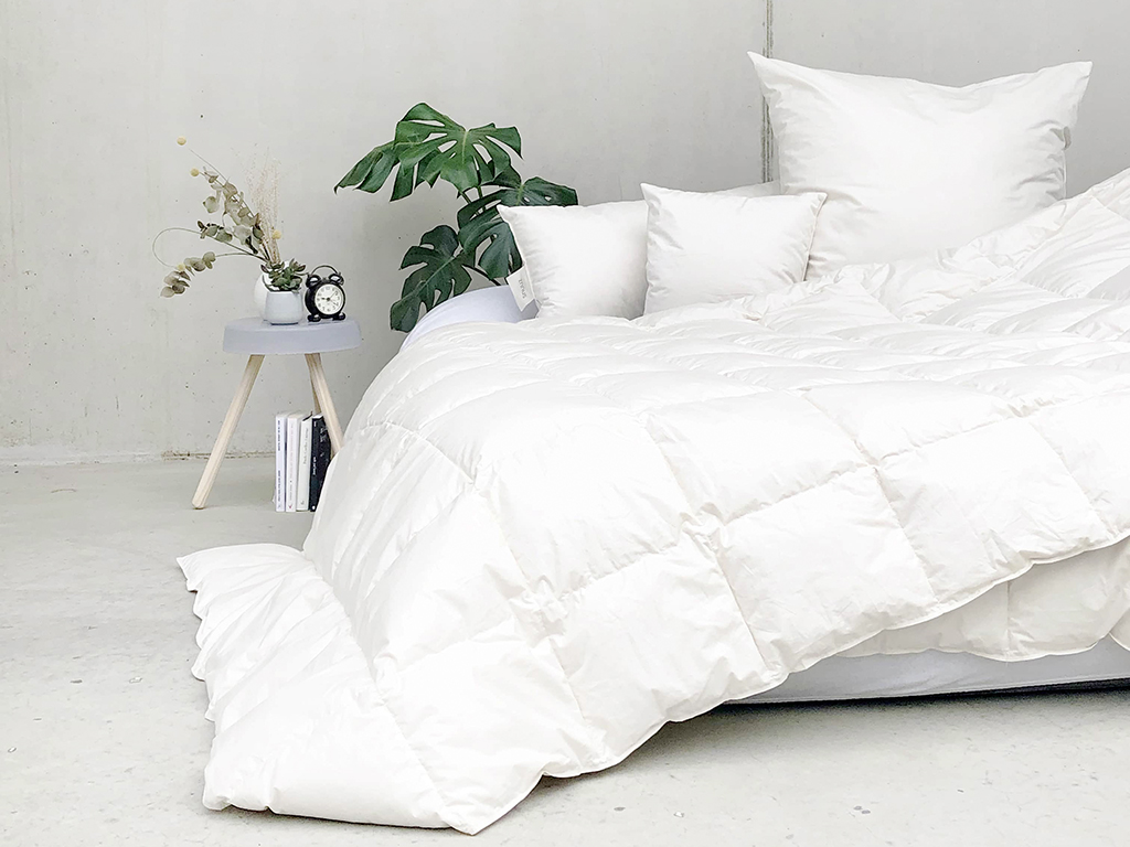 snuuz, Bettwäsche und Kissen auf einem Bett, Interior